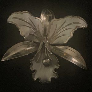 Vintage Silvertone Flower Brooch